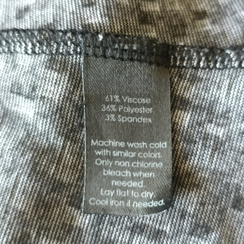 WHBM  Black & White Geometric Print Tank Top XS - Picture 6 of 6